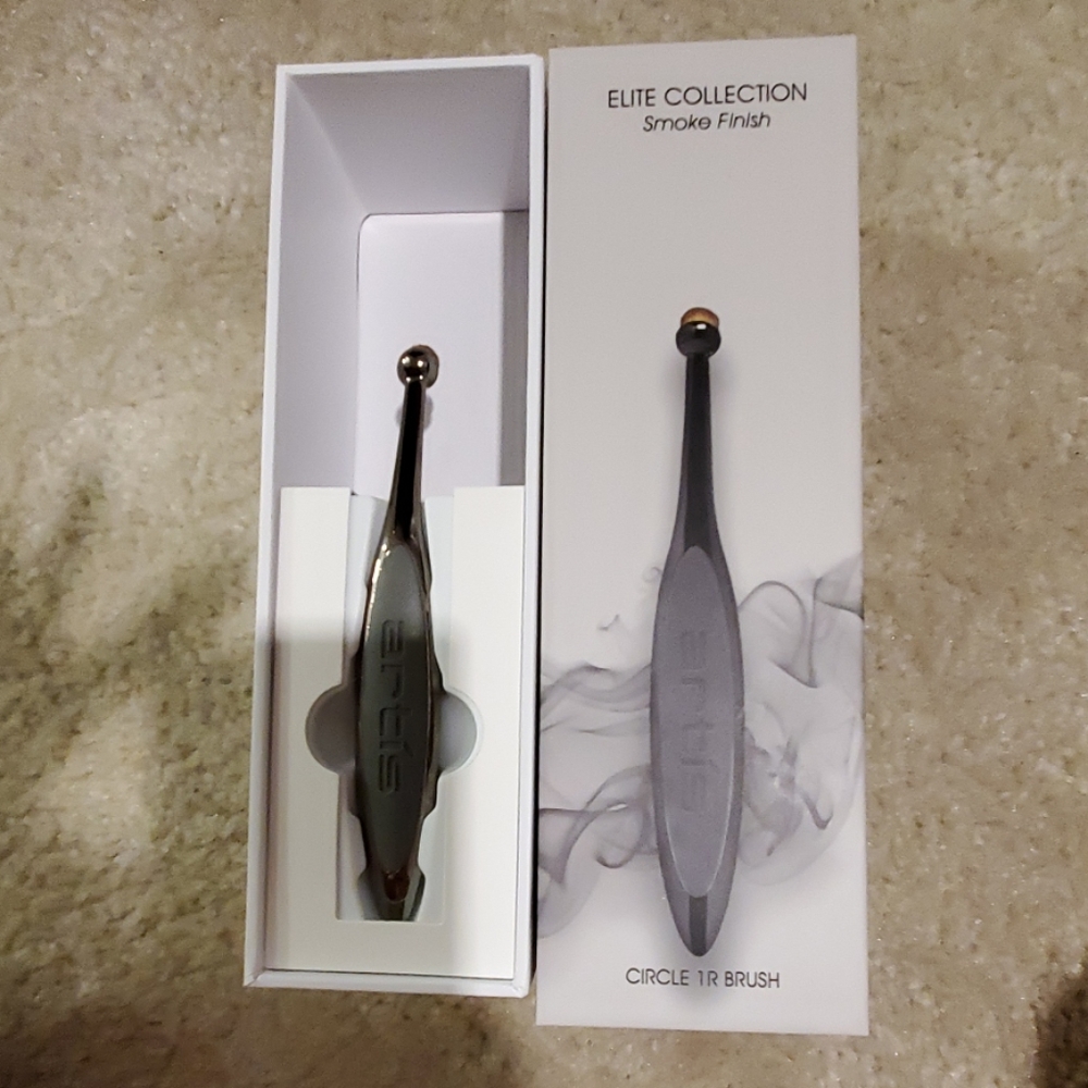 Elite collection circle 1R brush